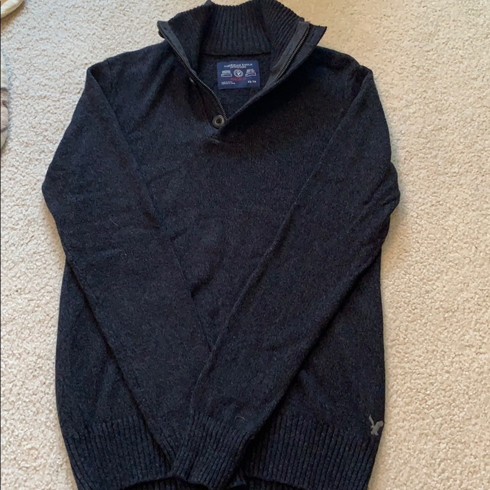 AE Men’s sweater